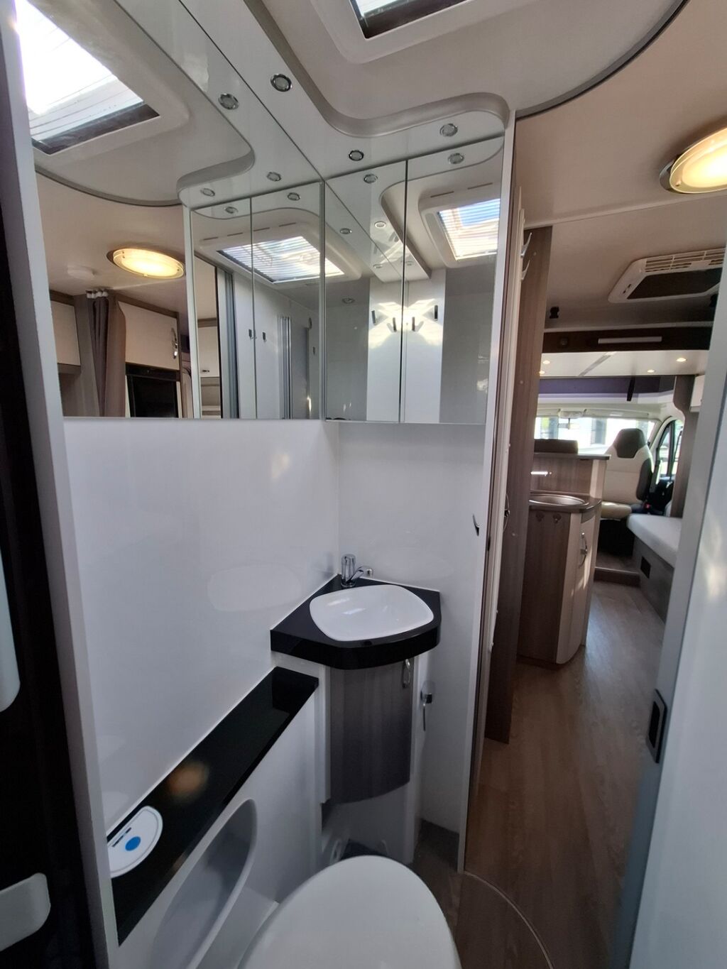 Hobby Optima Ontour T65 HFL 2021 Valkoinen