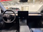 Tesla Model 3 2020 Sininen