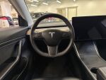 Tesla Model 3 2020 Sininen