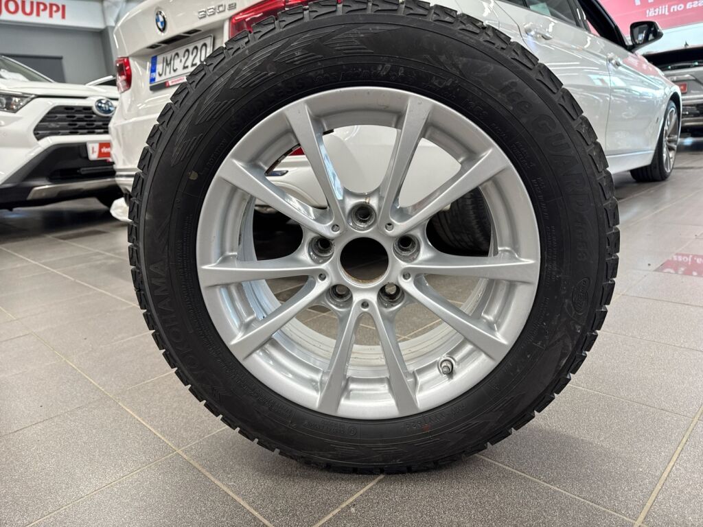 BMW 330 2018 Valkoinen