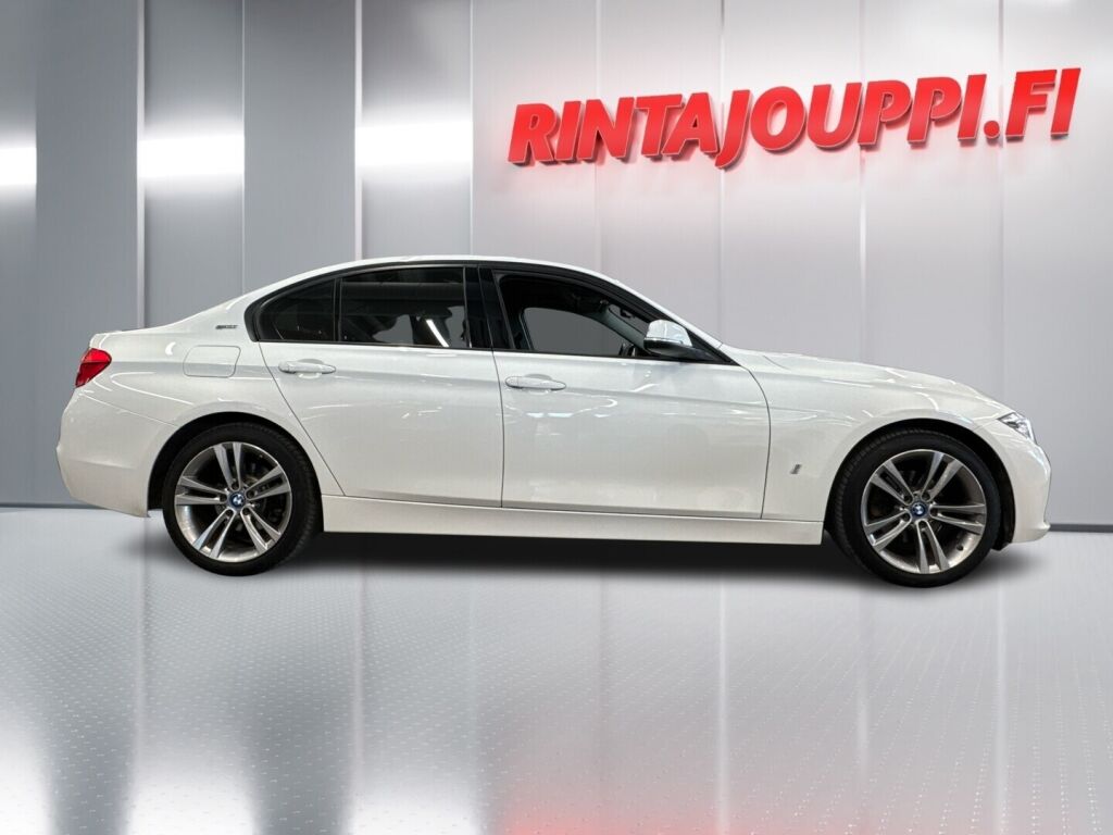BMW 330 2018 Valkoinen