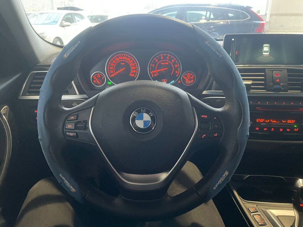 BMW 330 2018 Valkoinen