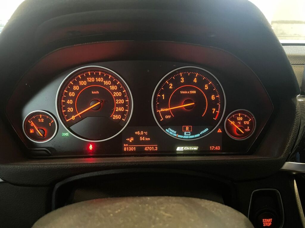 BMW 330 2018 Valkoinen