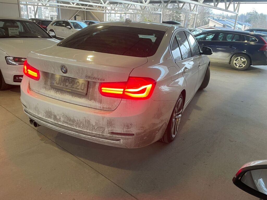 BMW 330 2018 Valkoinen