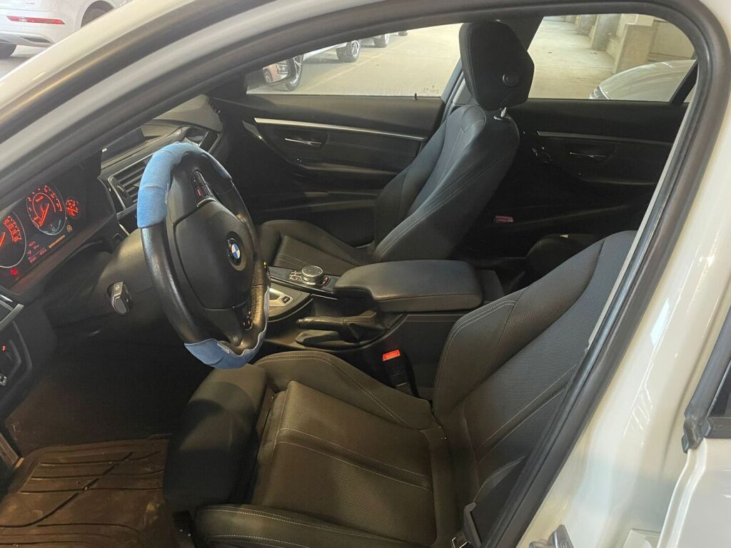 BMW 330 2018 Valkoinen