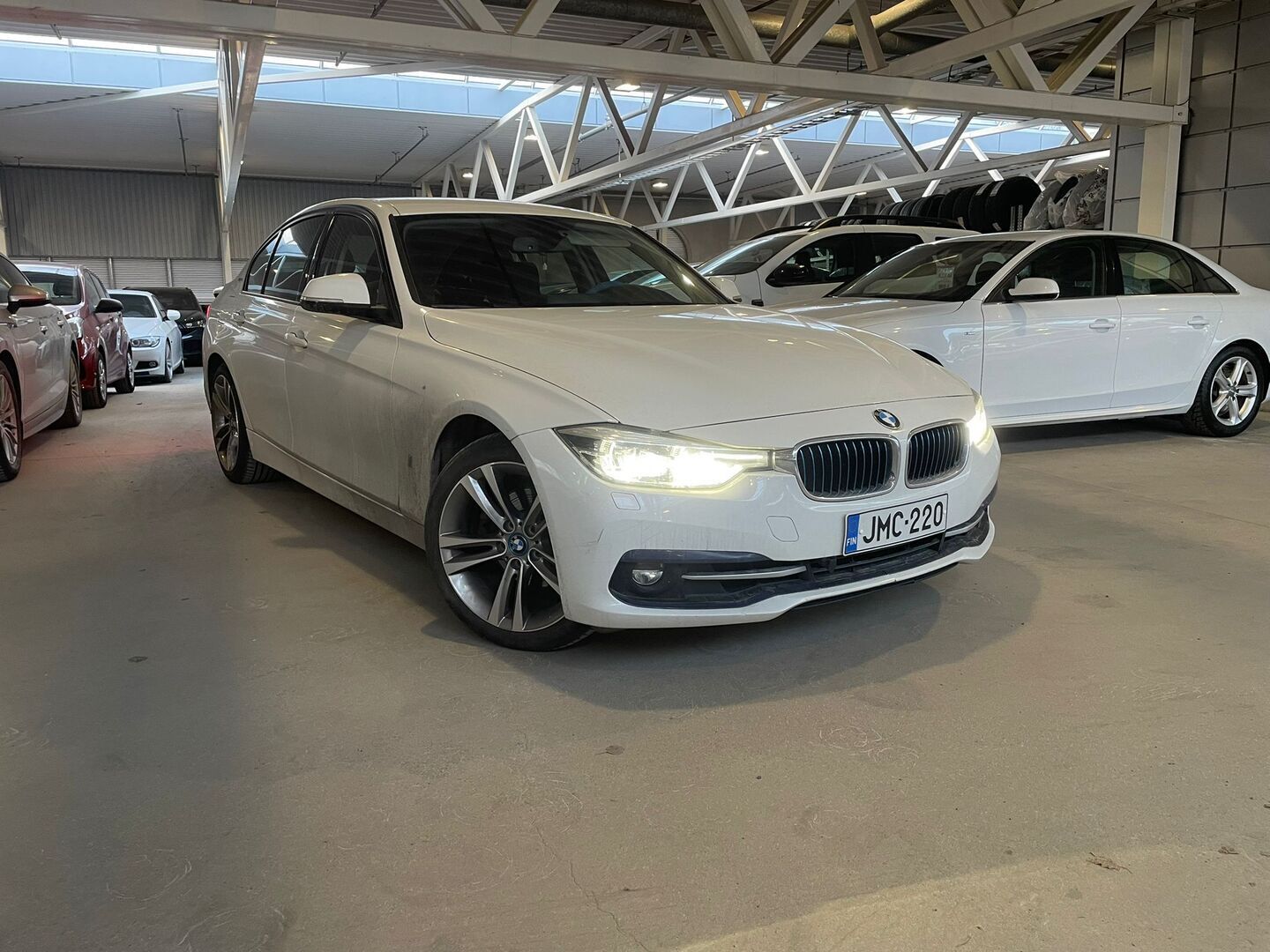 BMW 330