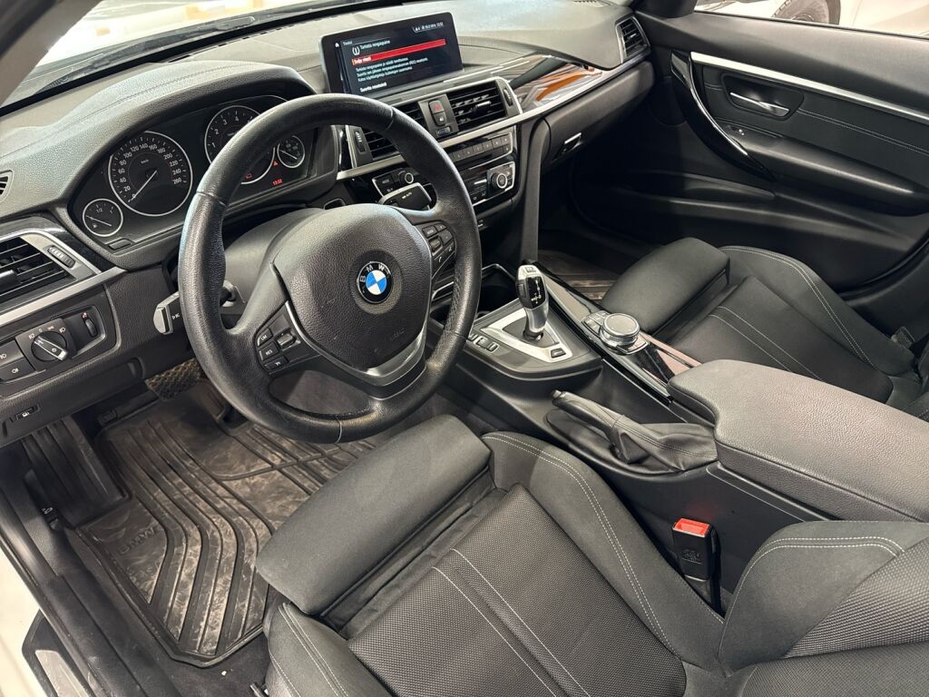 BMW 330 2018 Valkoinen