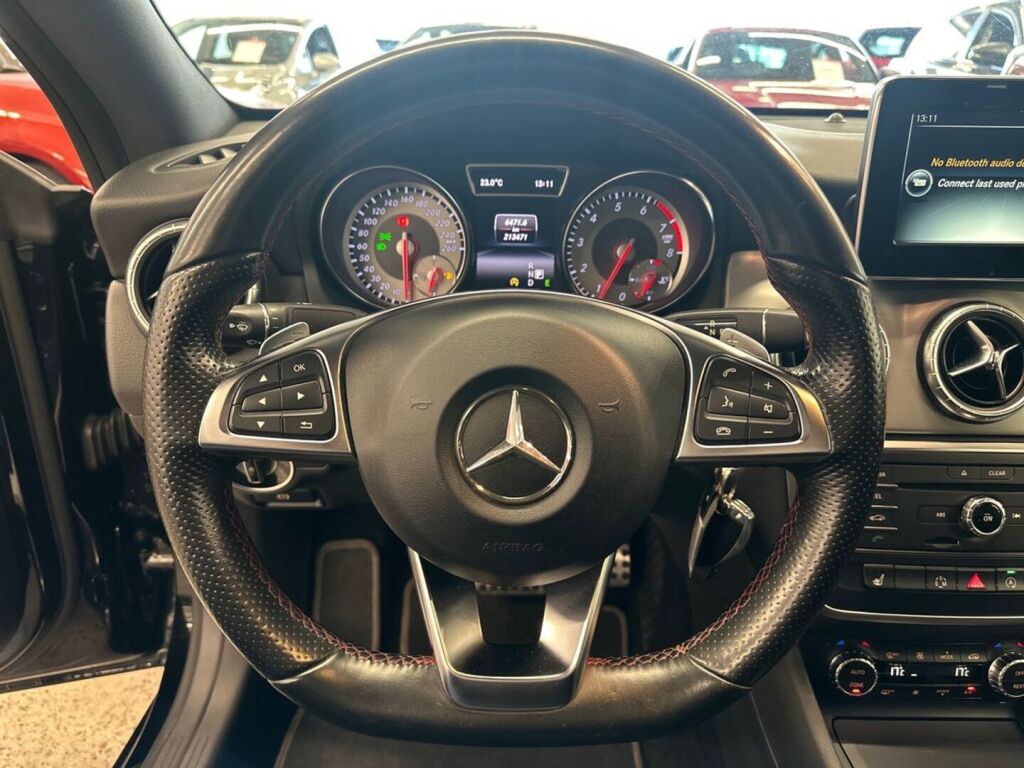 Mercedes-Benz CLA 2015 Musta