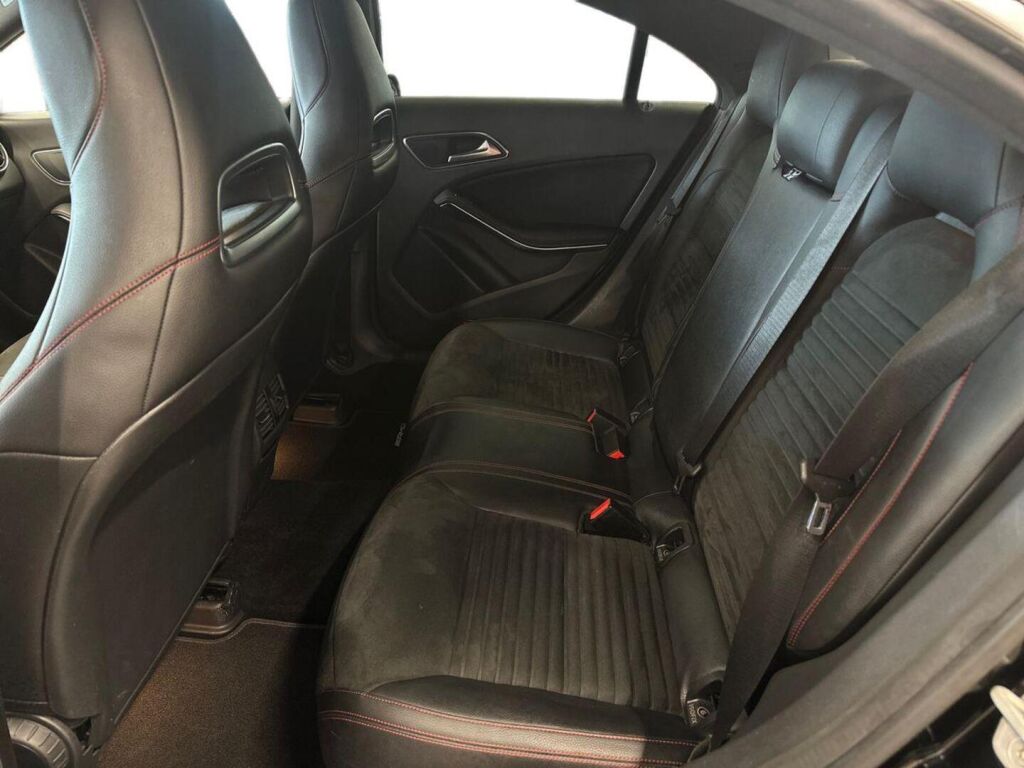 Mercedes-Benz CLA 2015 Musta