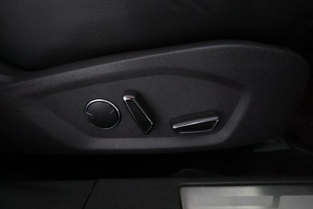 Ford Mondeo 2021 Sininen