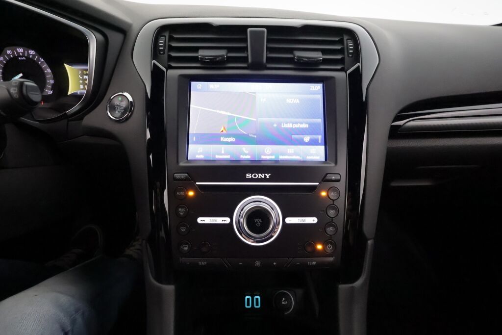 Ford Mondeo 2021 Sininen