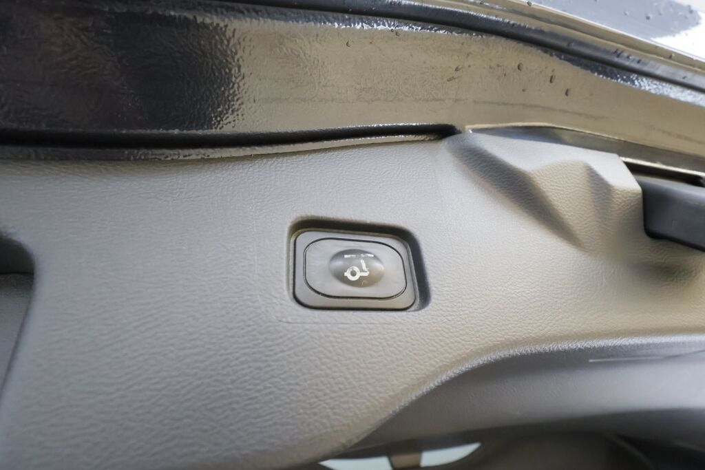 Ford Mondeo 2021 Sininen