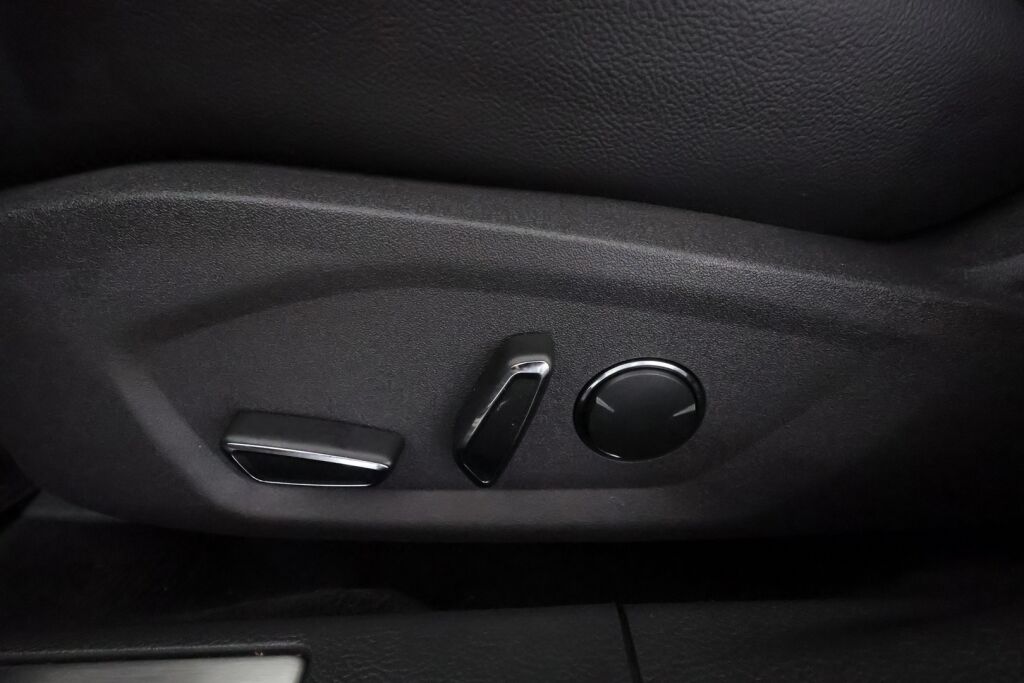 Ford Mondeo 2021 Sininen