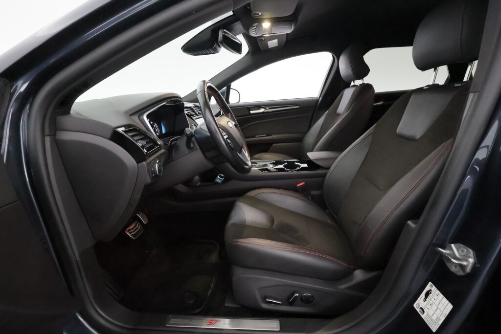 Ford Mondeo 2021 Sininen