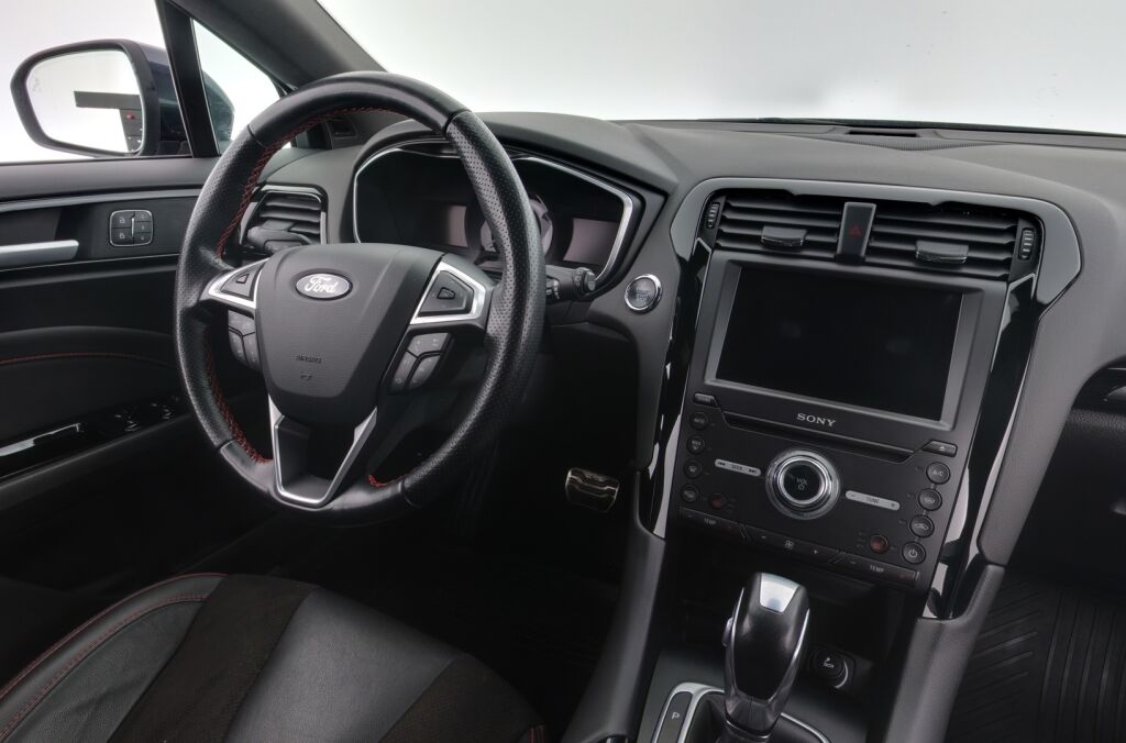 Ford Mondeo 2021 Sininen