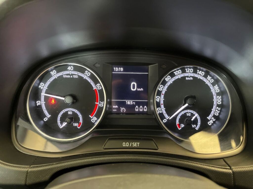Skoda Fabia 2021 Valkoinen