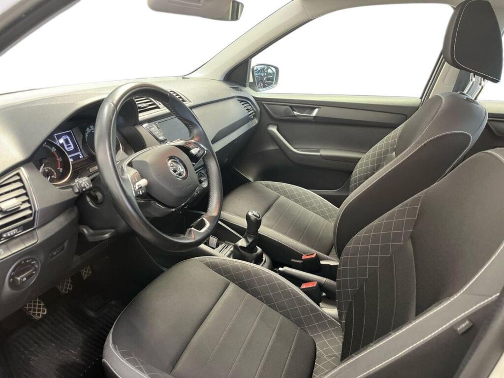 Skoda Fabia 2021 Valkoinen