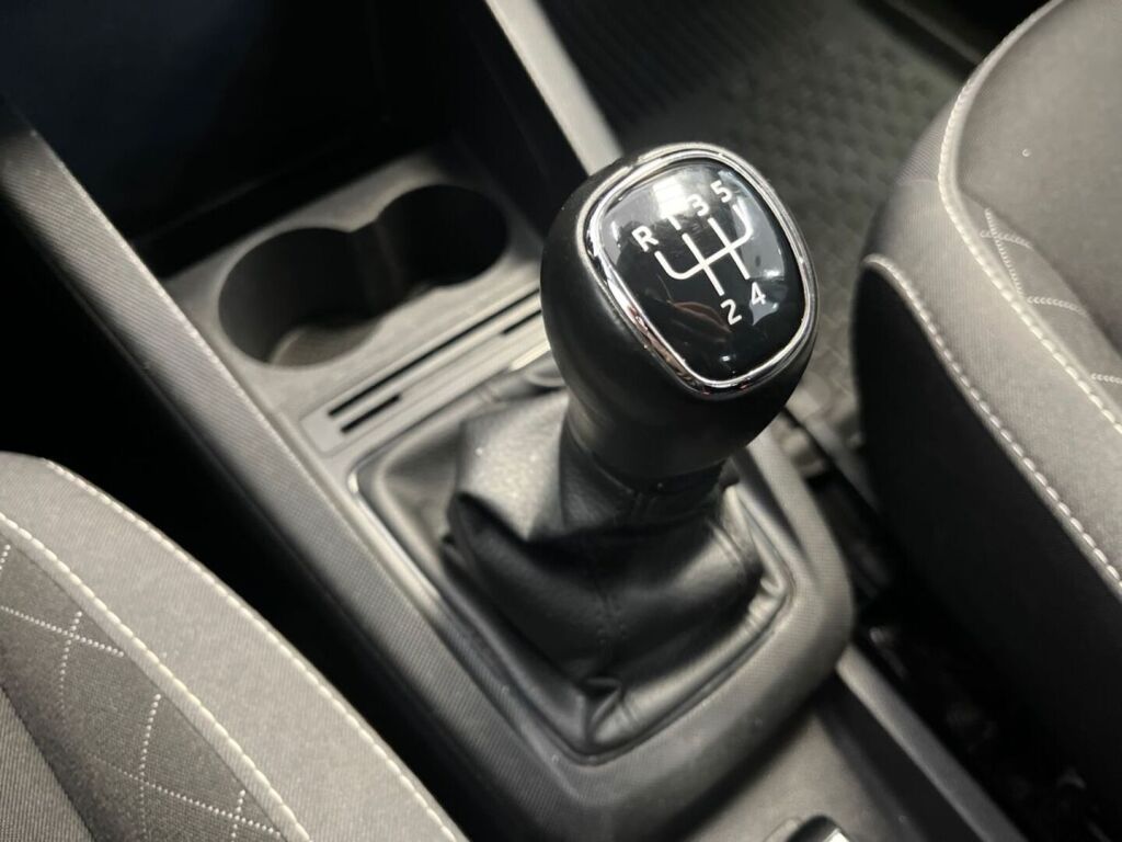 Skoda Fabia 2021 Valkoinen