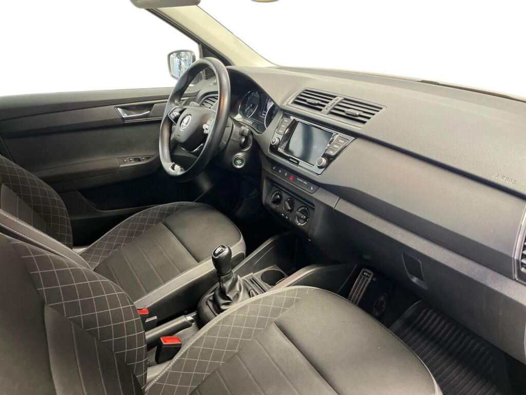 Skoda Fabia 2021 Valkoinen