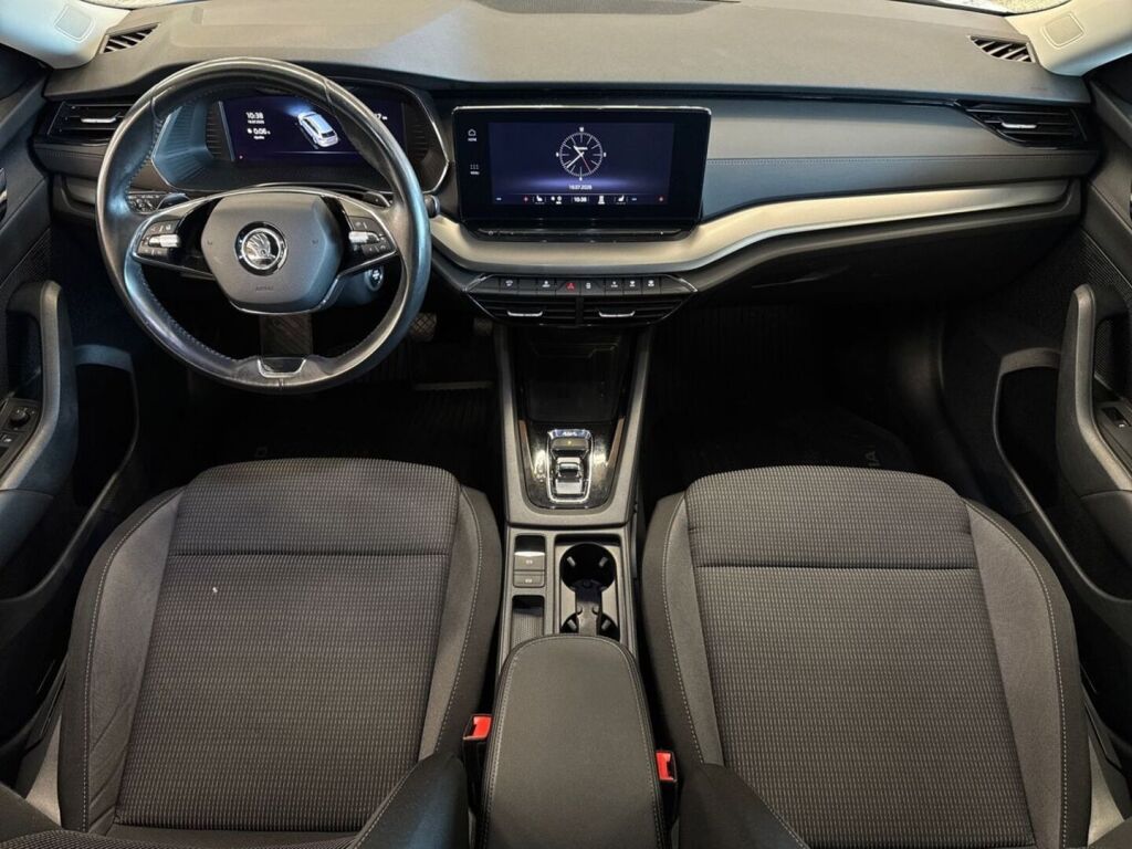 Skoda Octavia 2021 Valkoinen