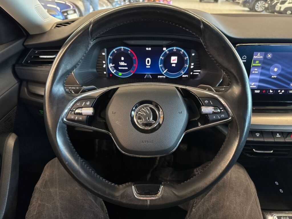 Skoda Octavia 2021 Valkoinen