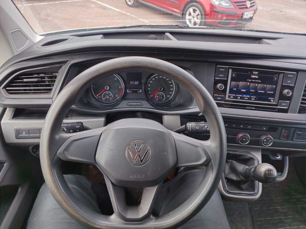 Volkswagen Transporter 2021 Valkoinen