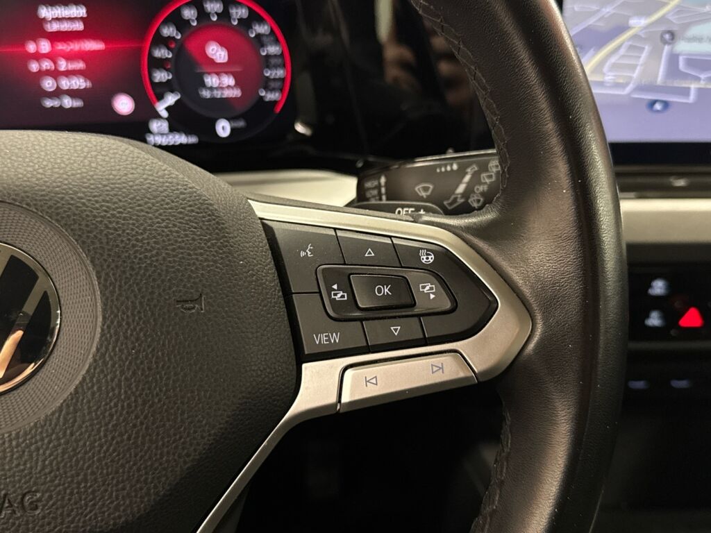 Volkswagen Golf 2021 Valkoinen