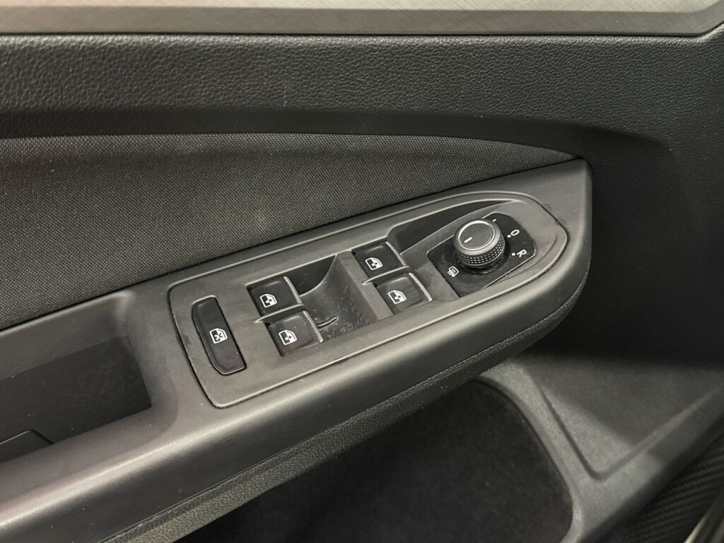 Volkswagen Golf 2021 Valkoinen