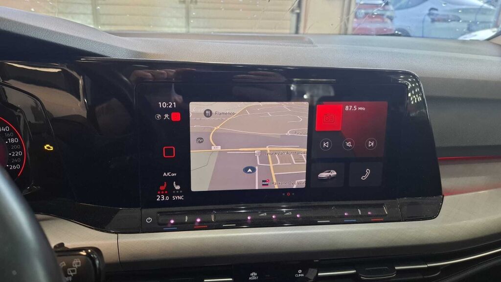 Volkswagen Golf 2021 Valkoinen