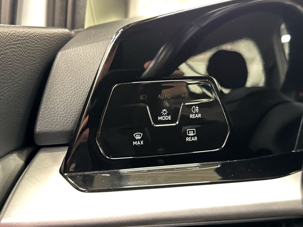 Volkswagen Golf 2021 Valkoinen