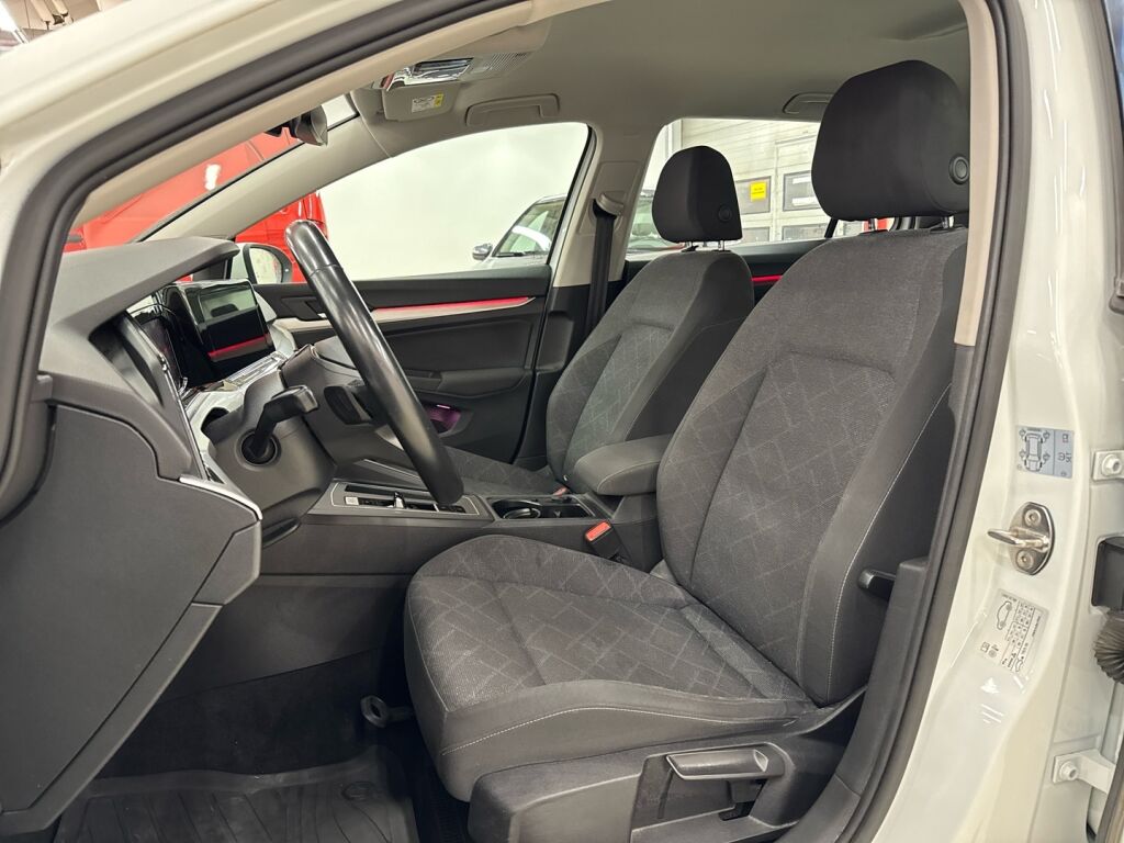 Volkswagen Golf 2021 Valkoinen