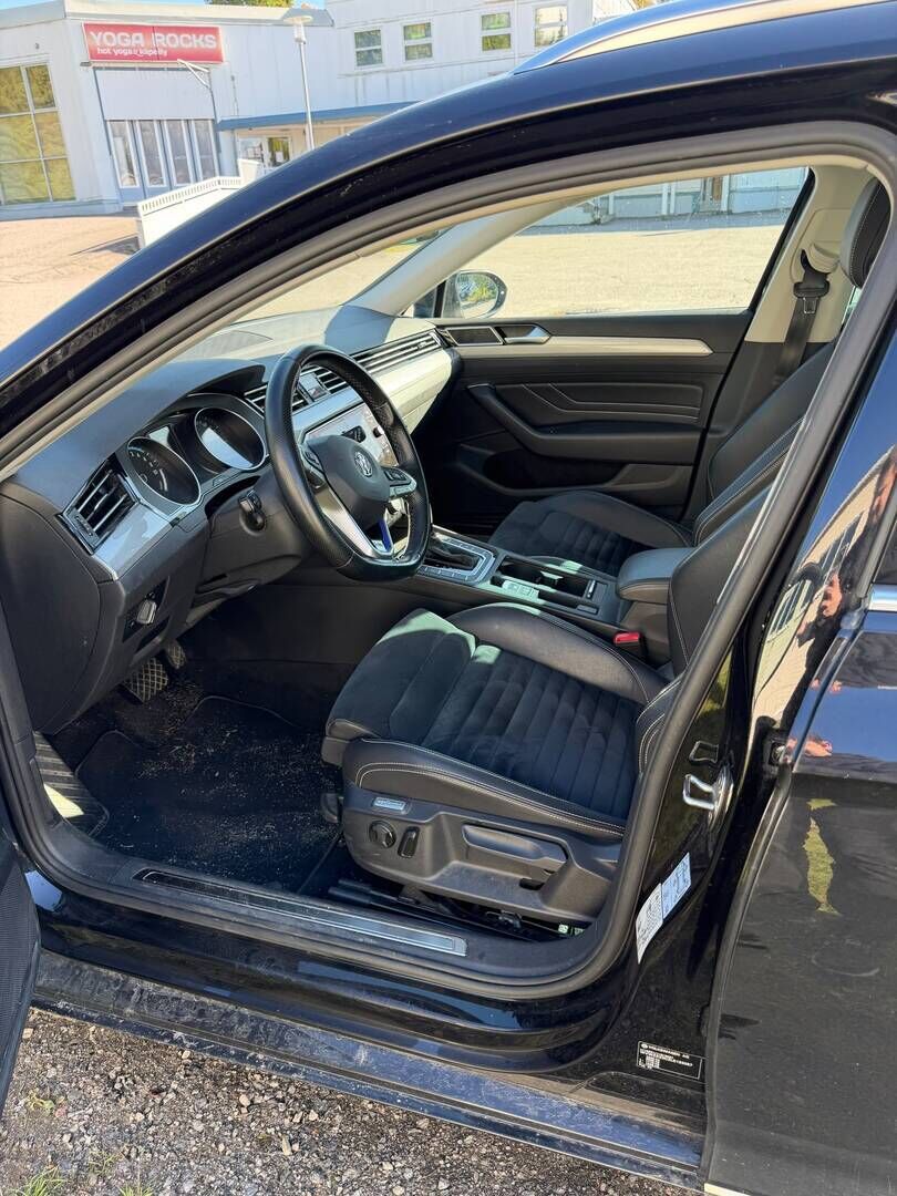 Volkswagen Passat 2020 Musta