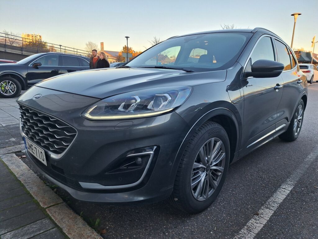 Ford Kuga 2021 Harmaa