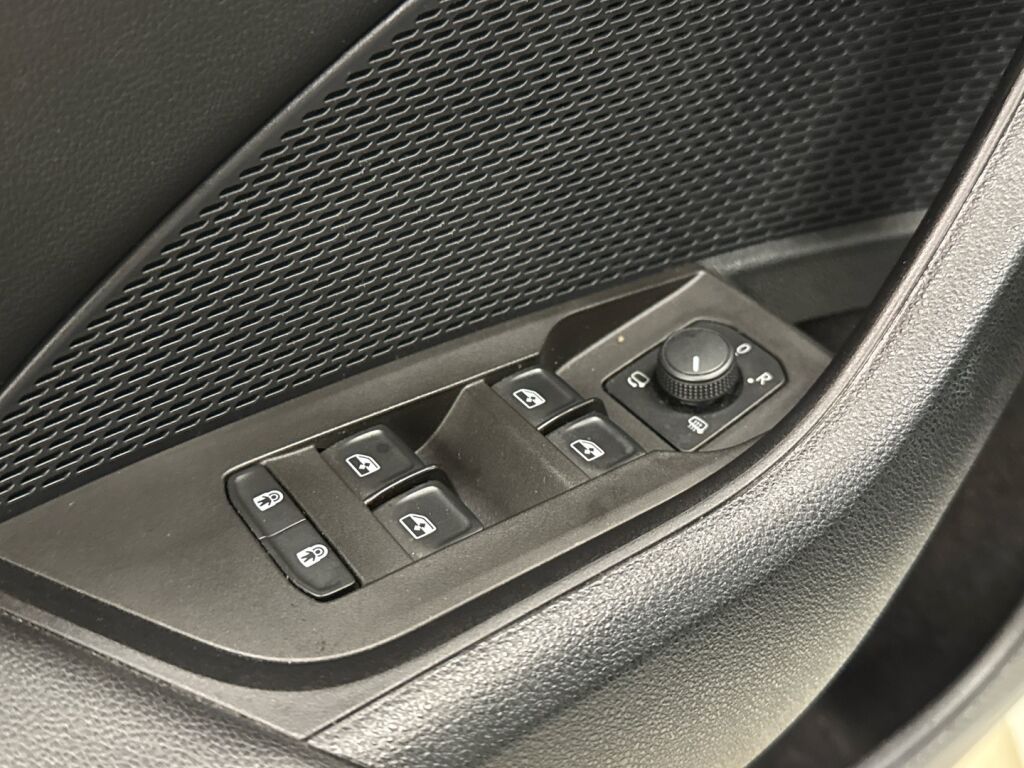 Skoda Octavia 2021 Valkoinen