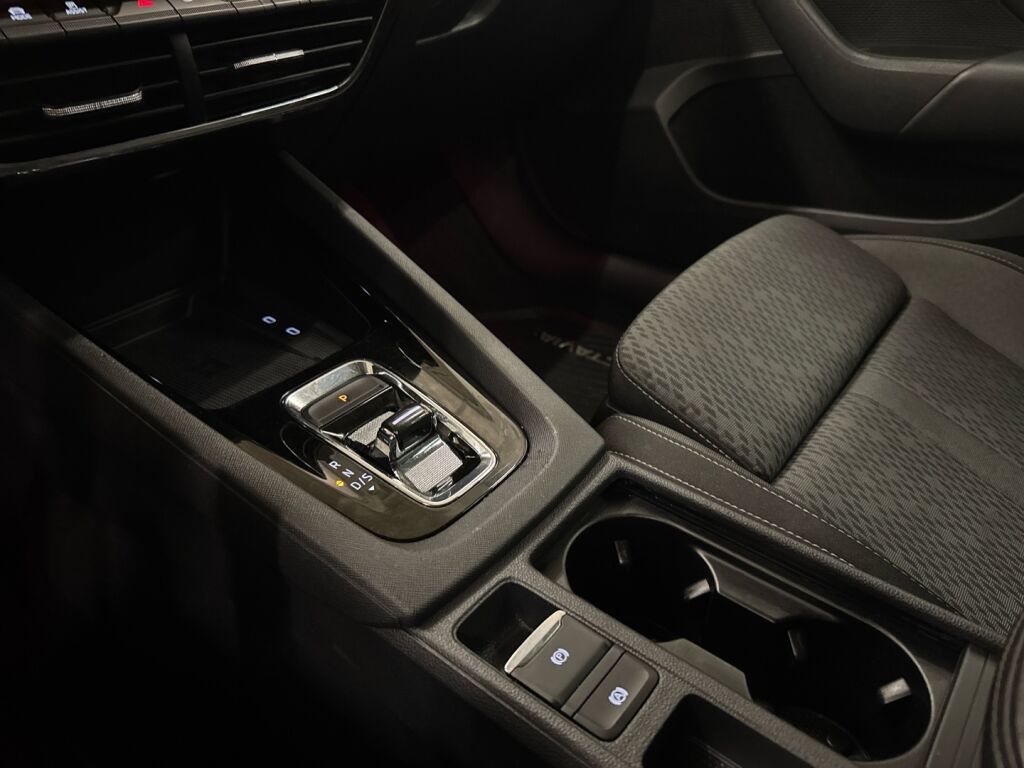 Skoda Octavia 2021 Valkoinen