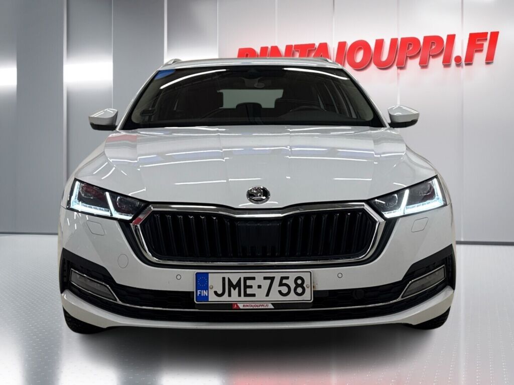 Skoda Octavia 2021 Valkoinen
