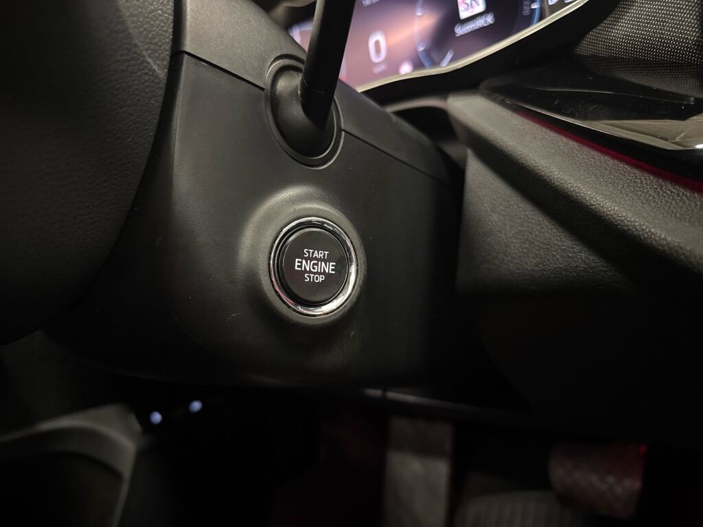 Skoda Octavia 2021 Valkoinen