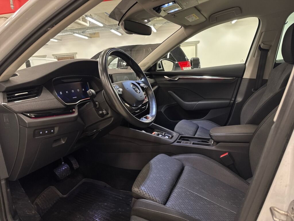 Skoda Octavia 2021 Valkoinen