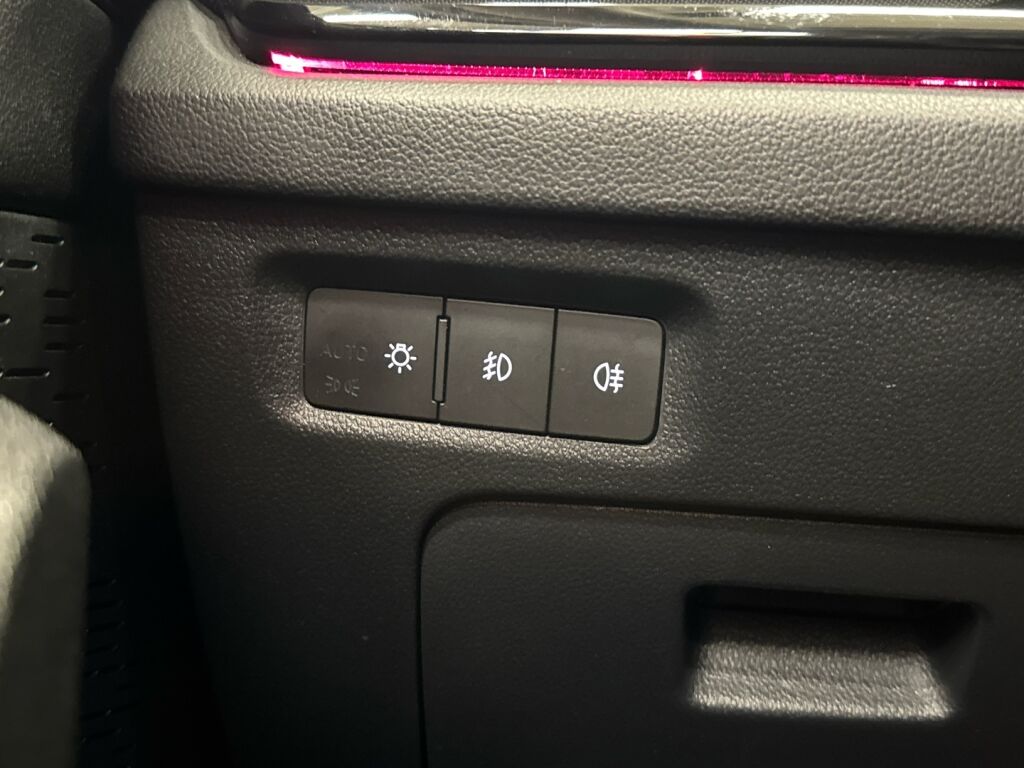 Skoda Octavia 2021 Valkoinen