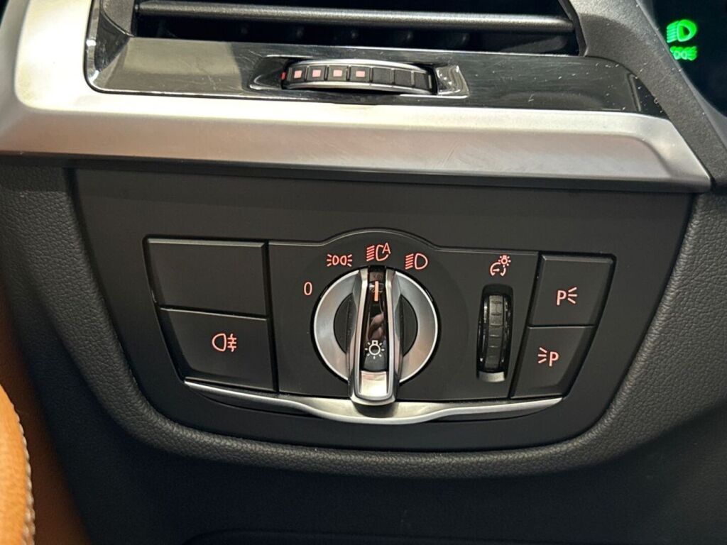BMW iX3 2021 Valkoinen
