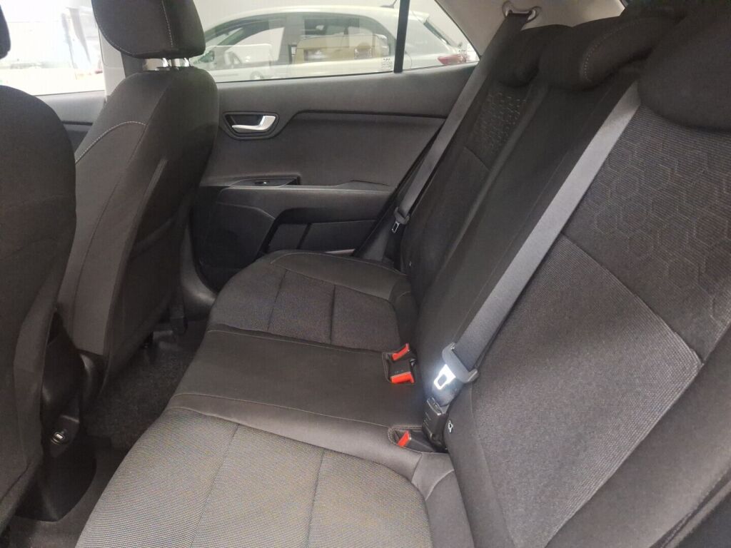 Kia Rio 2021 Valkoinen