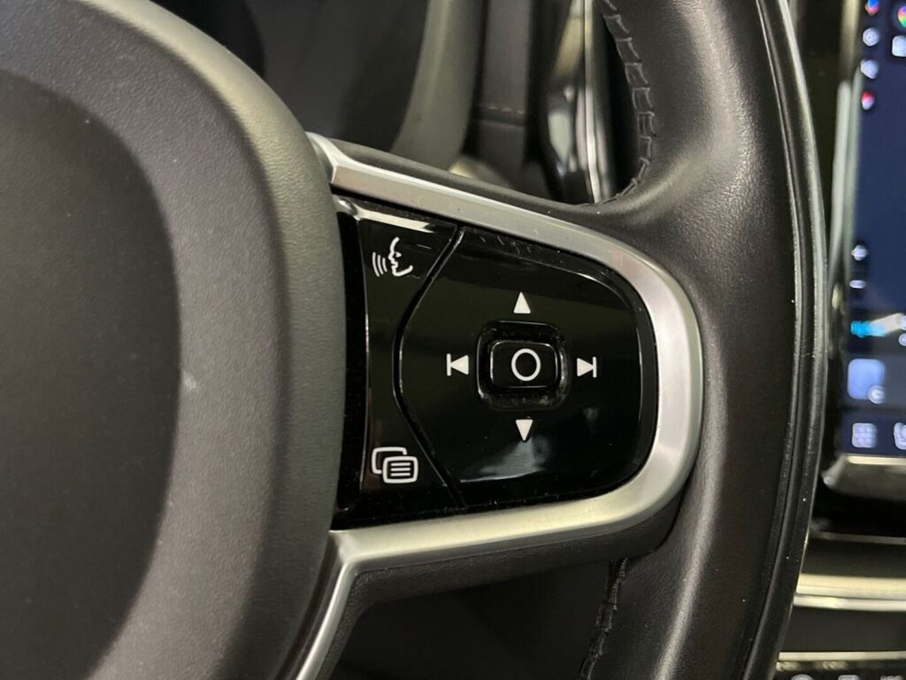 Volvo XC60 2021 Harmaa