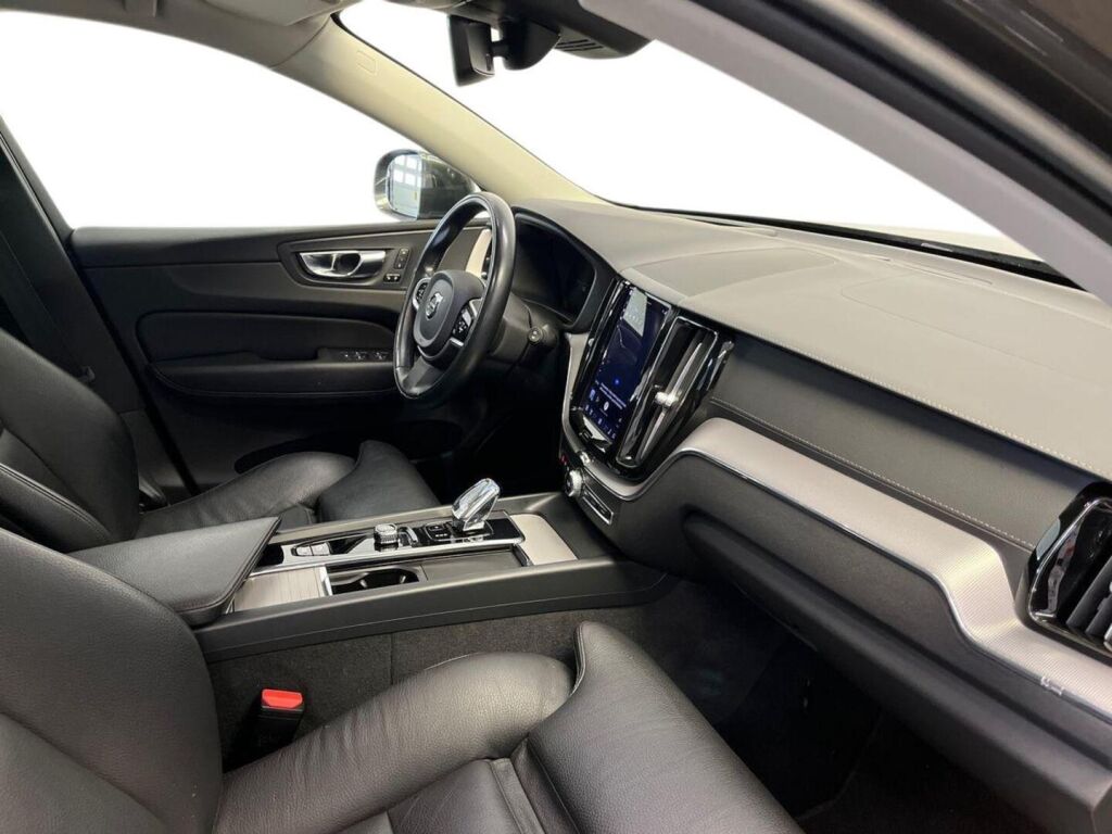 Volvo XC60 2021 Harmaa
