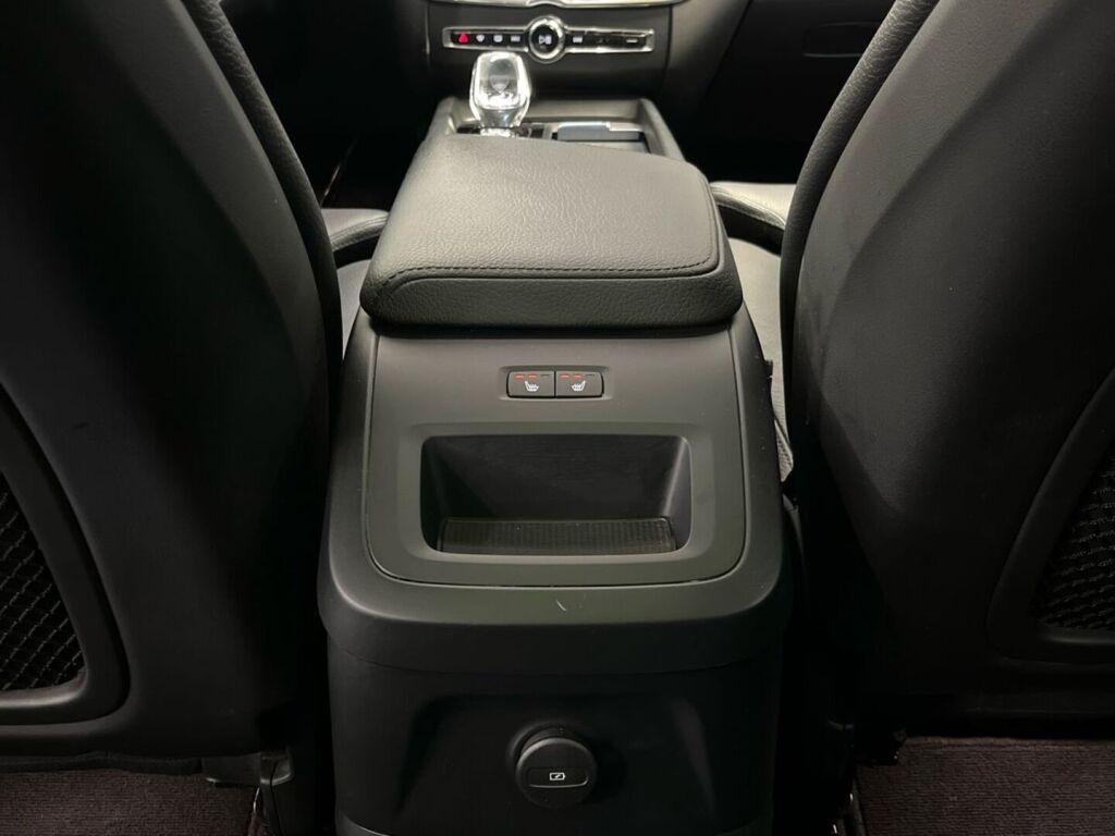 Volvo XC60 2021 Harmaa