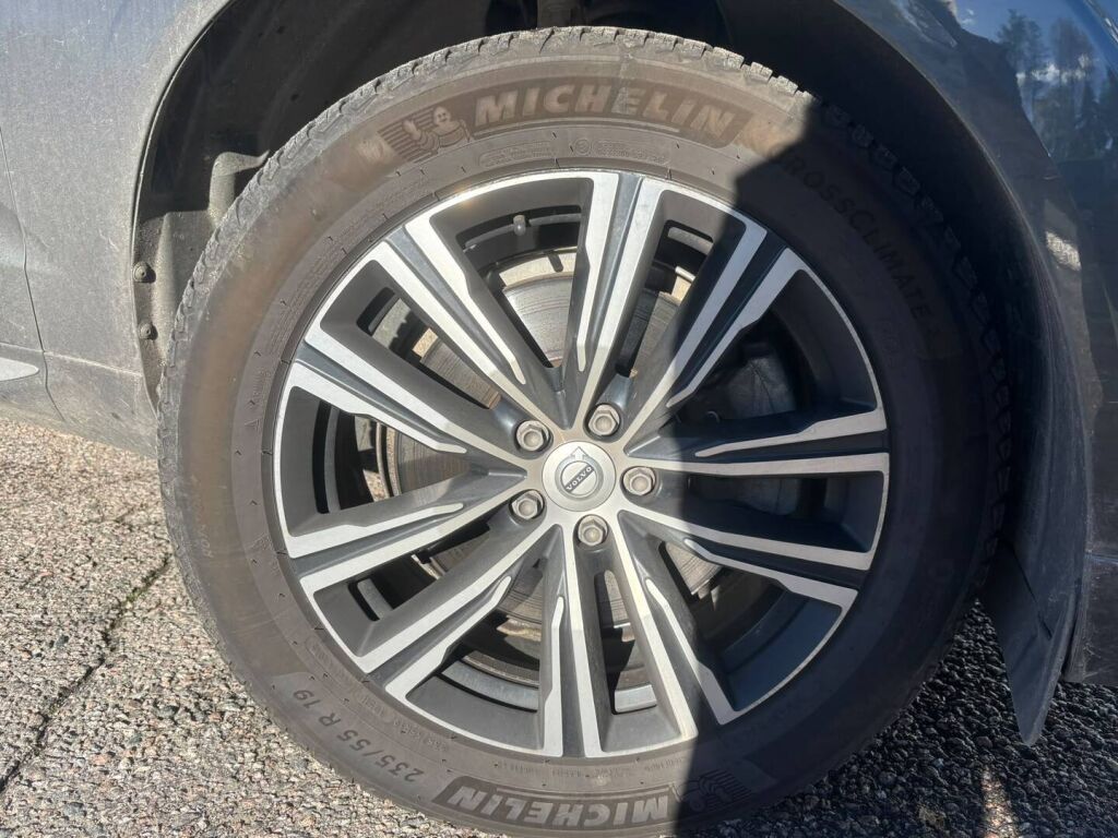 Volvo XC60 2021 Harmaa