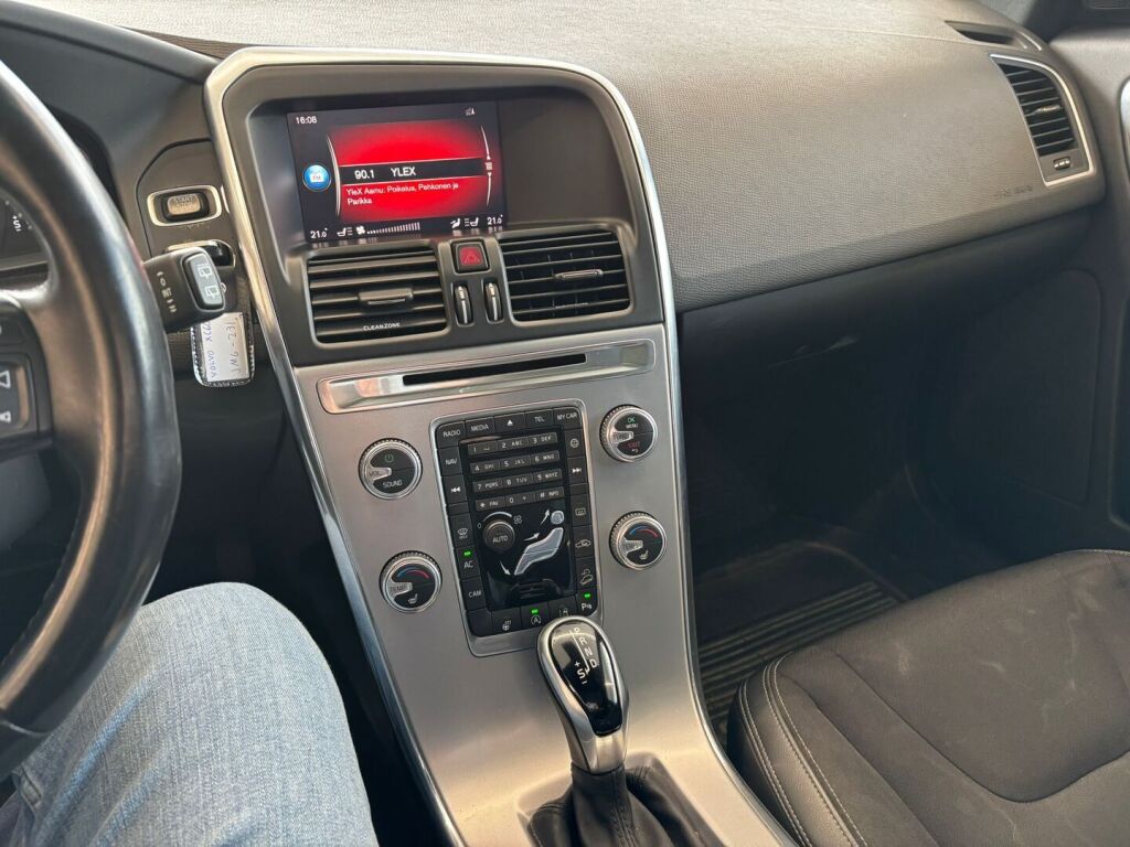 Volvo XC60 2017 Musta