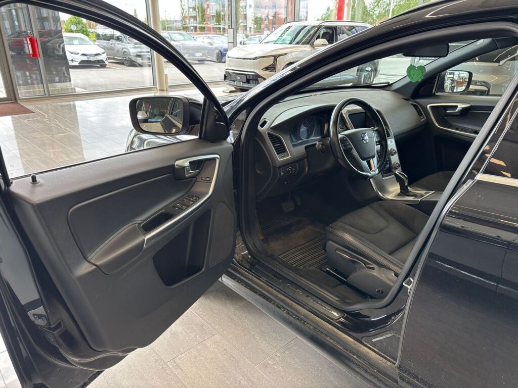 Volvo XC60 2017 Musta