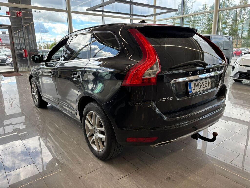 Volvo XC60 2017 Musta