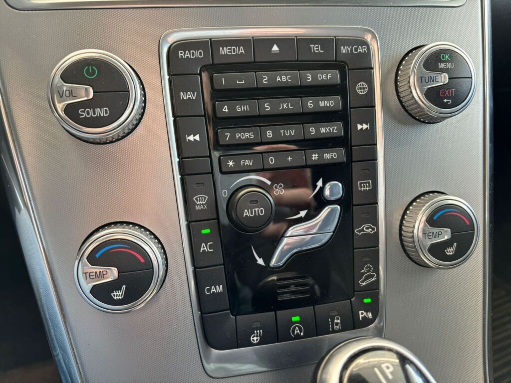 Volvo XC60 2017 Musta