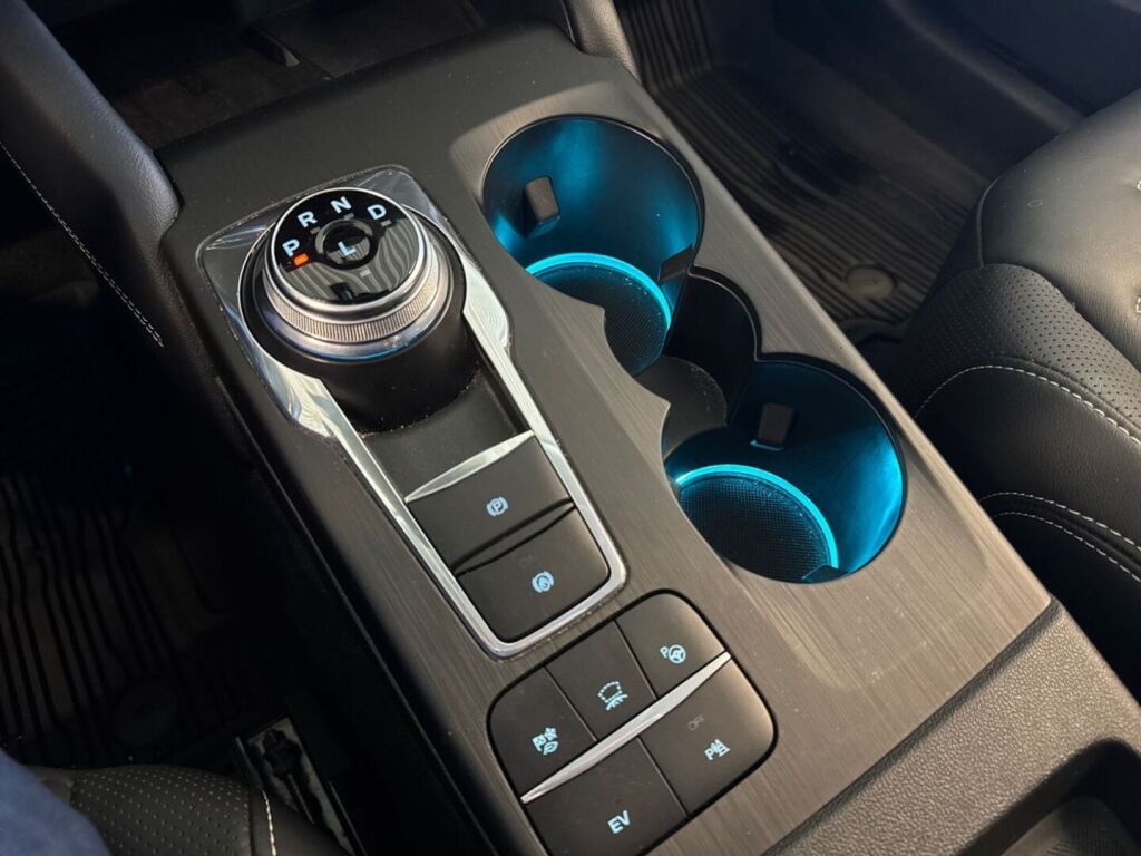Ford Kuga 2021 Lucid Red